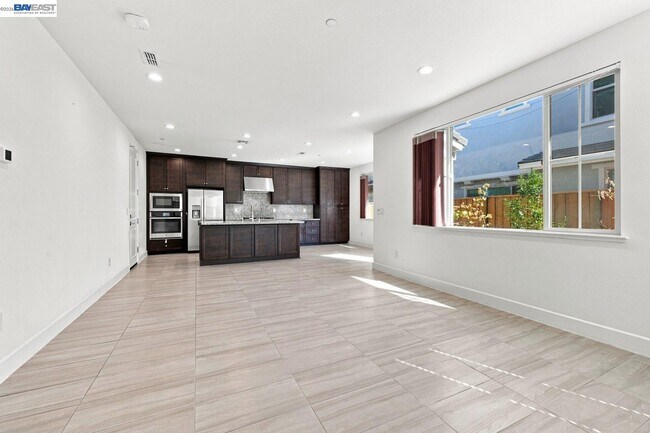 Building Photo - 33 Roccolino Ln