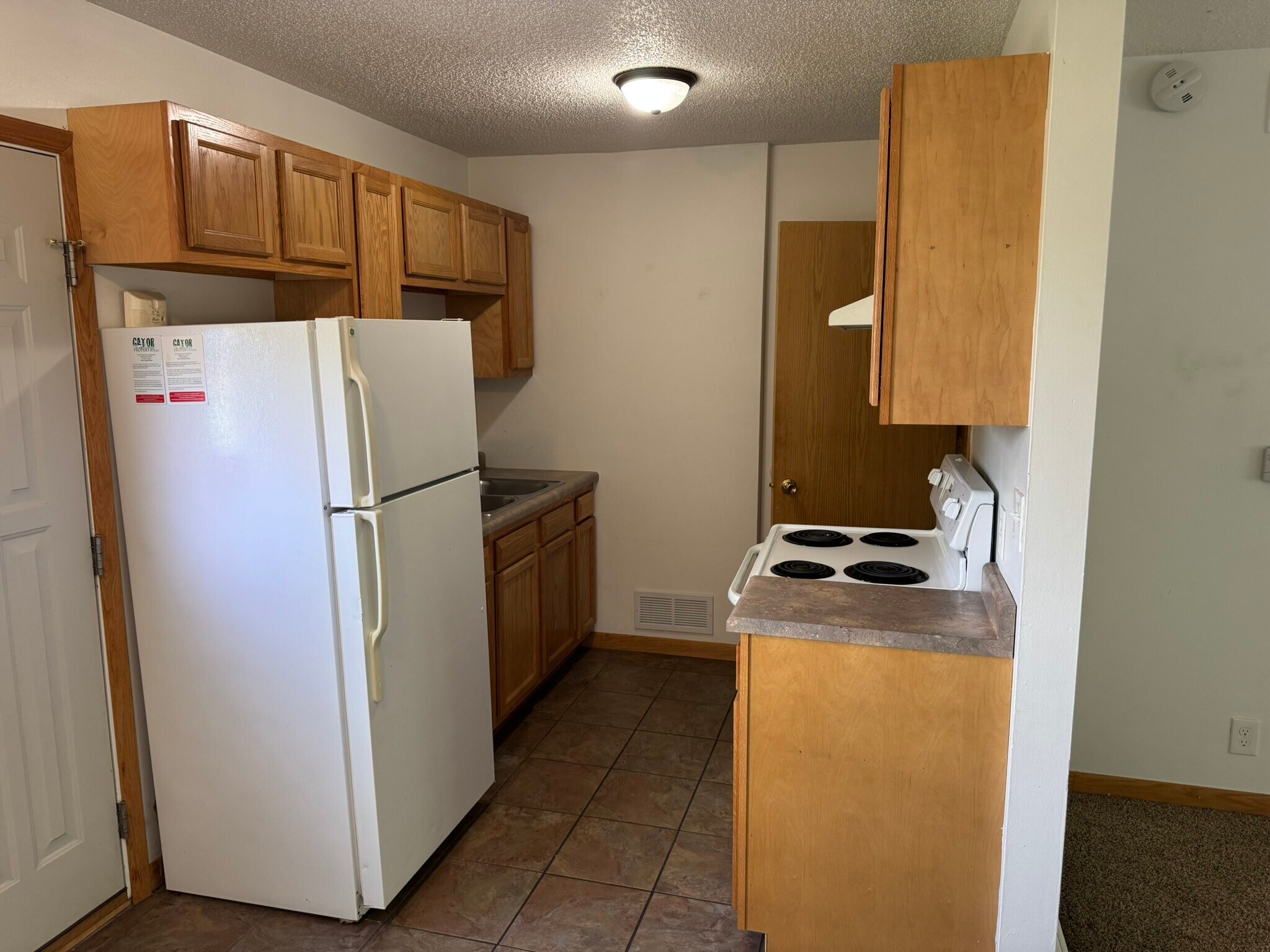 Building Photo - 18 Parkview Dr