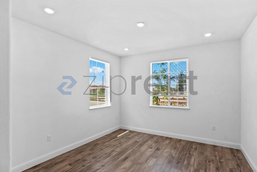 Building Photo - 3286 Deer Oak Street