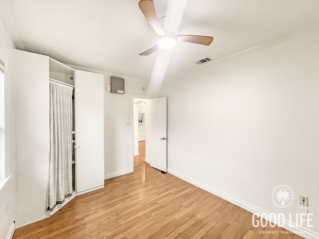 Building Photo - Beautiful 2BD/2BA W/ Detached Garage and A/C in Talmadge!