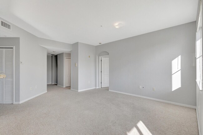 Building Photo - 11020 Legacy Dr