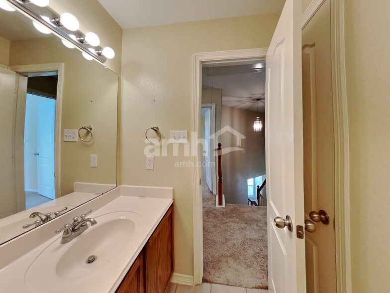 Building Photo - 1101 Shadow Glenn Dr