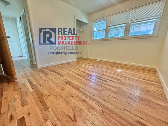 Building Photo - 3 bed 2 bath - 1 car garage - Bonus room -...