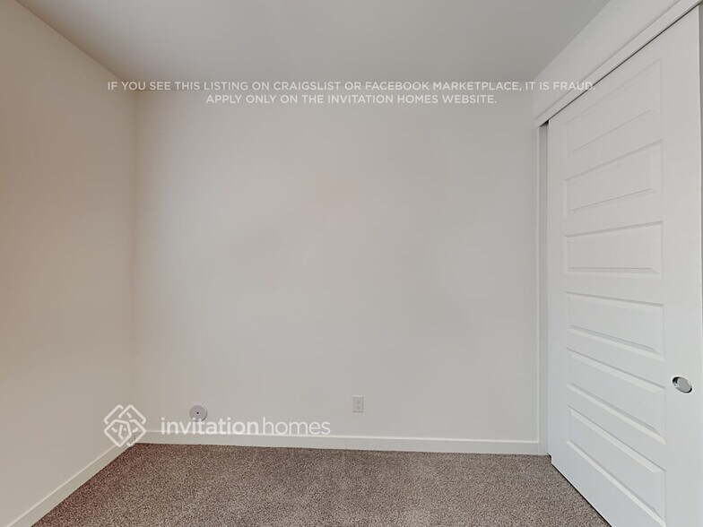 Building Photo - 16409 W Questa Dr