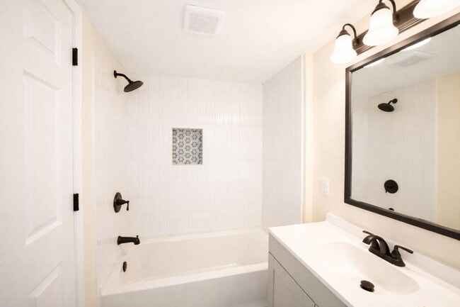 Building Photo - 4313 Wallace St