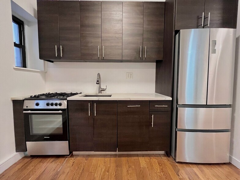 Building Photo - 611 W 137th St