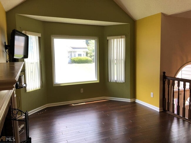 Building Photo - 5955 Graywood Cir SE