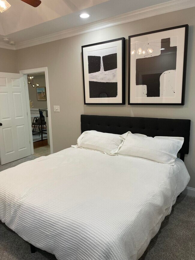 Building Photo - 837 Mayo Ln