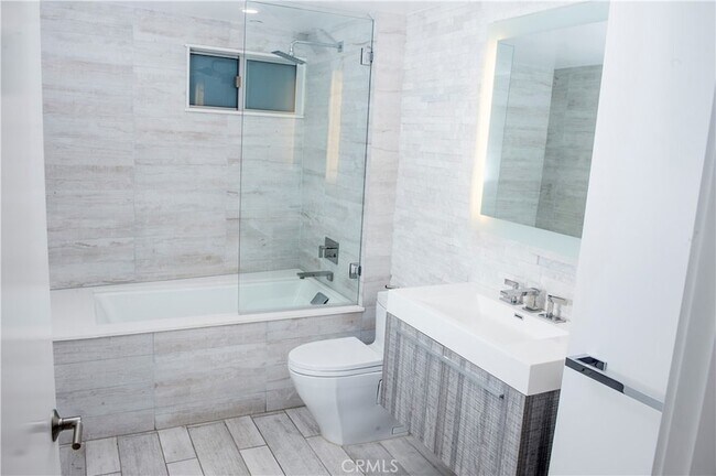 Building Photo - 947 4th St