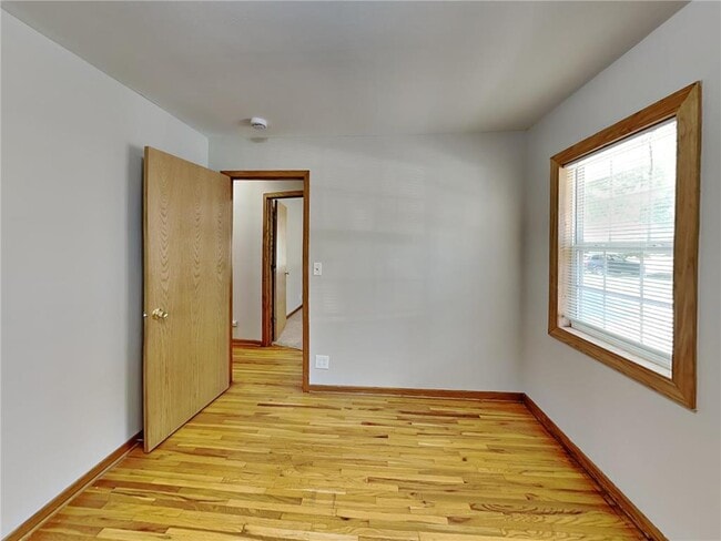 Building Photo - 1218 Skillman Ave E
