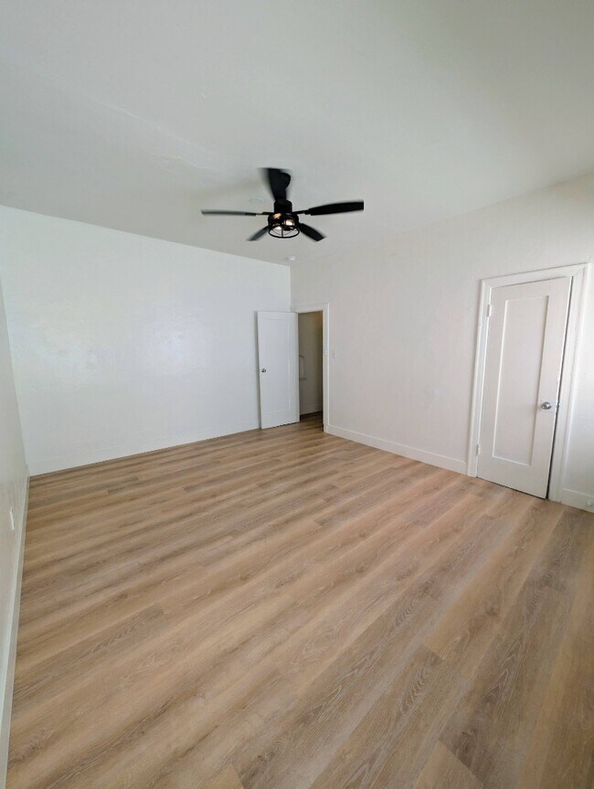 Building Photo - 427 Coronado Ter