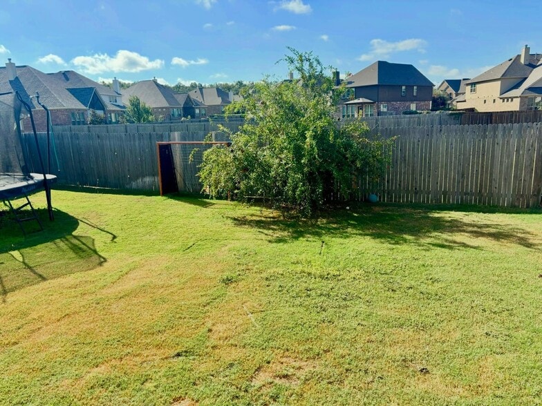 Building Photo - 3728 Mineral Dr