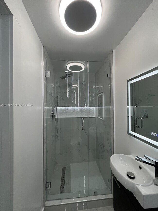 Building Photo - 6803 SW 158th Ave