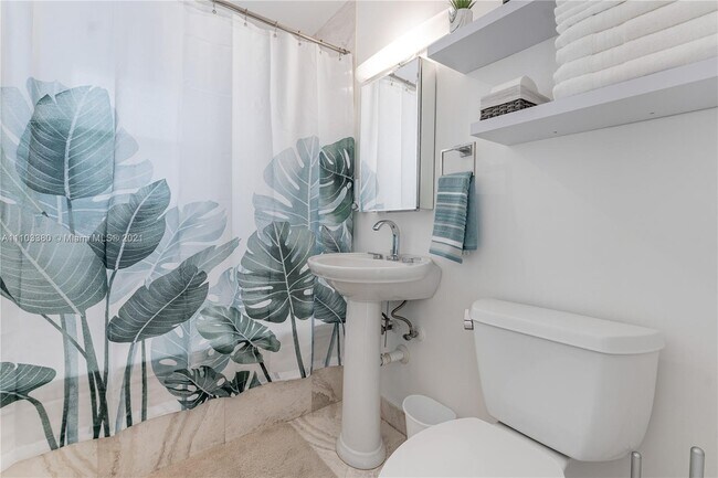 Building Photo - 1622 Mayo St