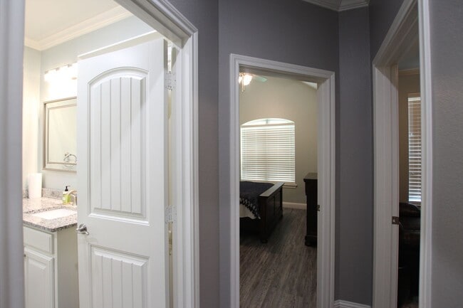 Building Photo - Coming Soon! Stunning 3 Bed 2 Bath Home on...