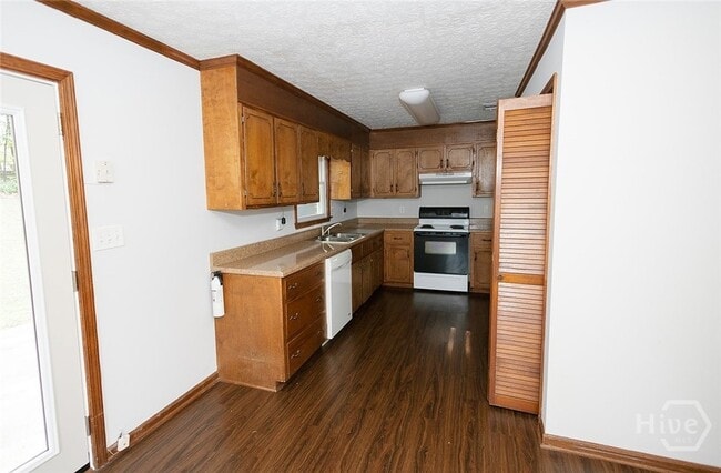 Building Photo - 147 VFW Dr