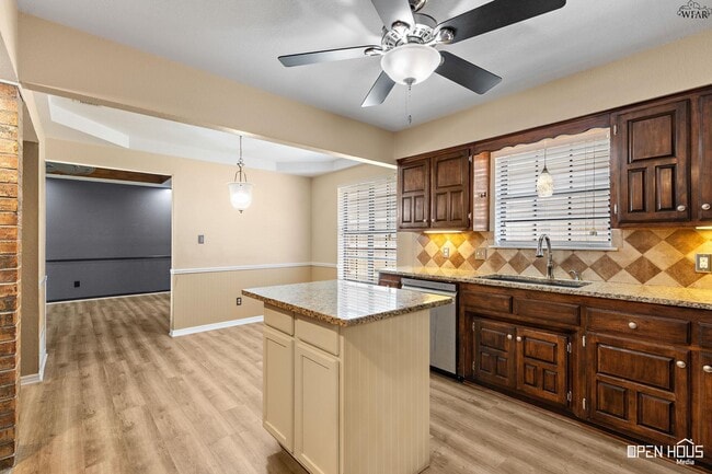 Building Photo - 4708 Stansbury Ln