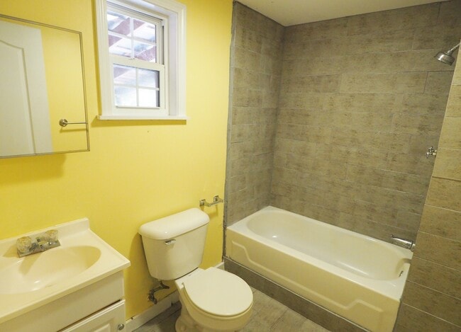 Building Photo - Charming Property in Magnolia Springs!