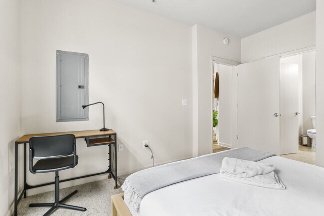 Building Photo - 305 10th Street South