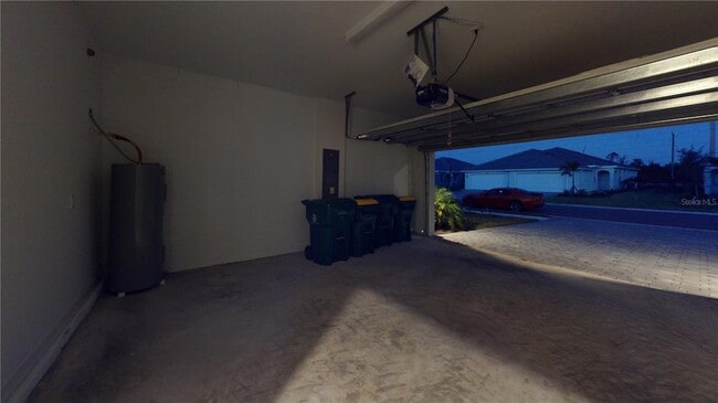 Building Photo - 8318 Waterscape Rd