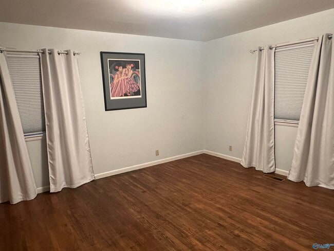 Building Photo - 102 Jones Valley Dr SW