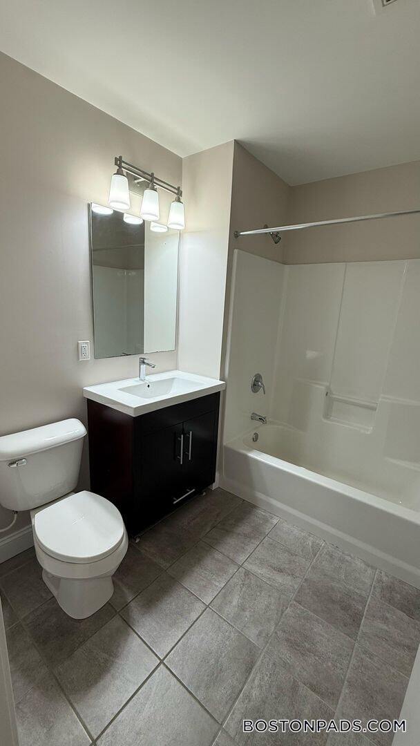 Building Photo - 75 S Main St