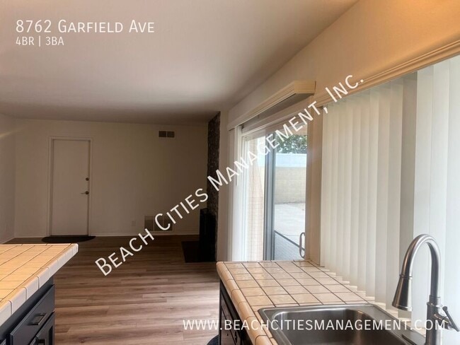 Building Photo - 8762 Garfield Ave