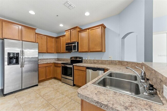 Building Photo - 6524 S Goldenrod Rd