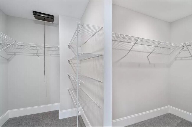 Building Photo - 973 Rittenhouse Way SE