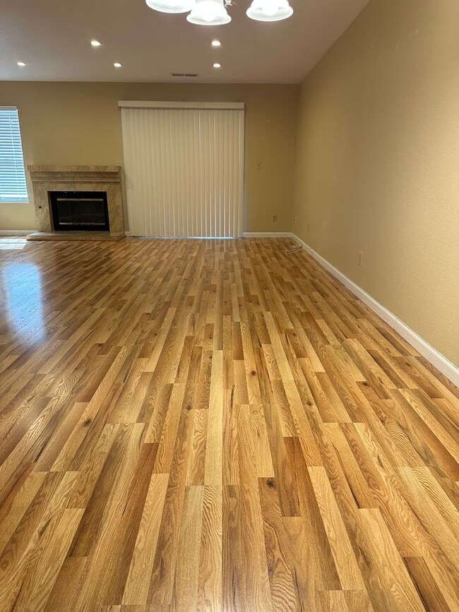Building Photo - Stunning Condo in Turlock available for im...