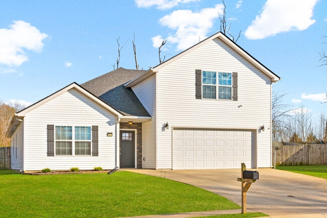 Building Photo - 1676 Putnam Dr