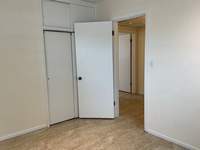 Building Photo - 2BR Home Near Merchants Walk, Walmart & Polk Parkway