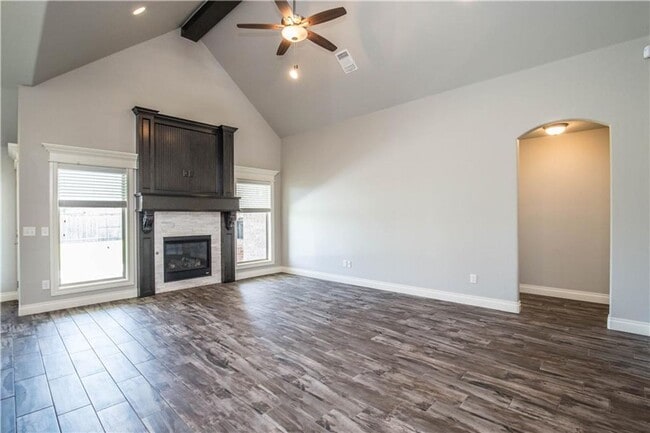 Building Photo - 4 Bedroom Home with Upstairs Bonus room in Edmond
