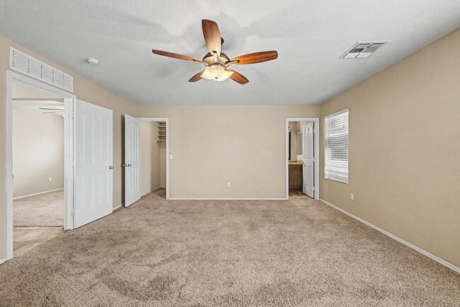 Building Photo - 33856 N Cherry Creek Rd