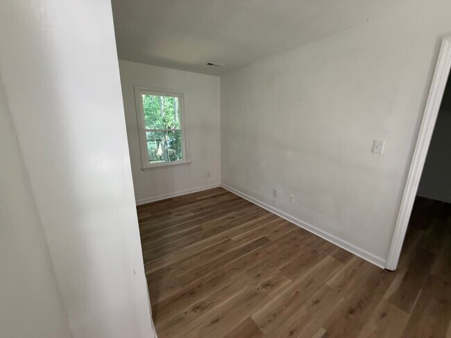 Building Photo - 9412 Dominion Blvd