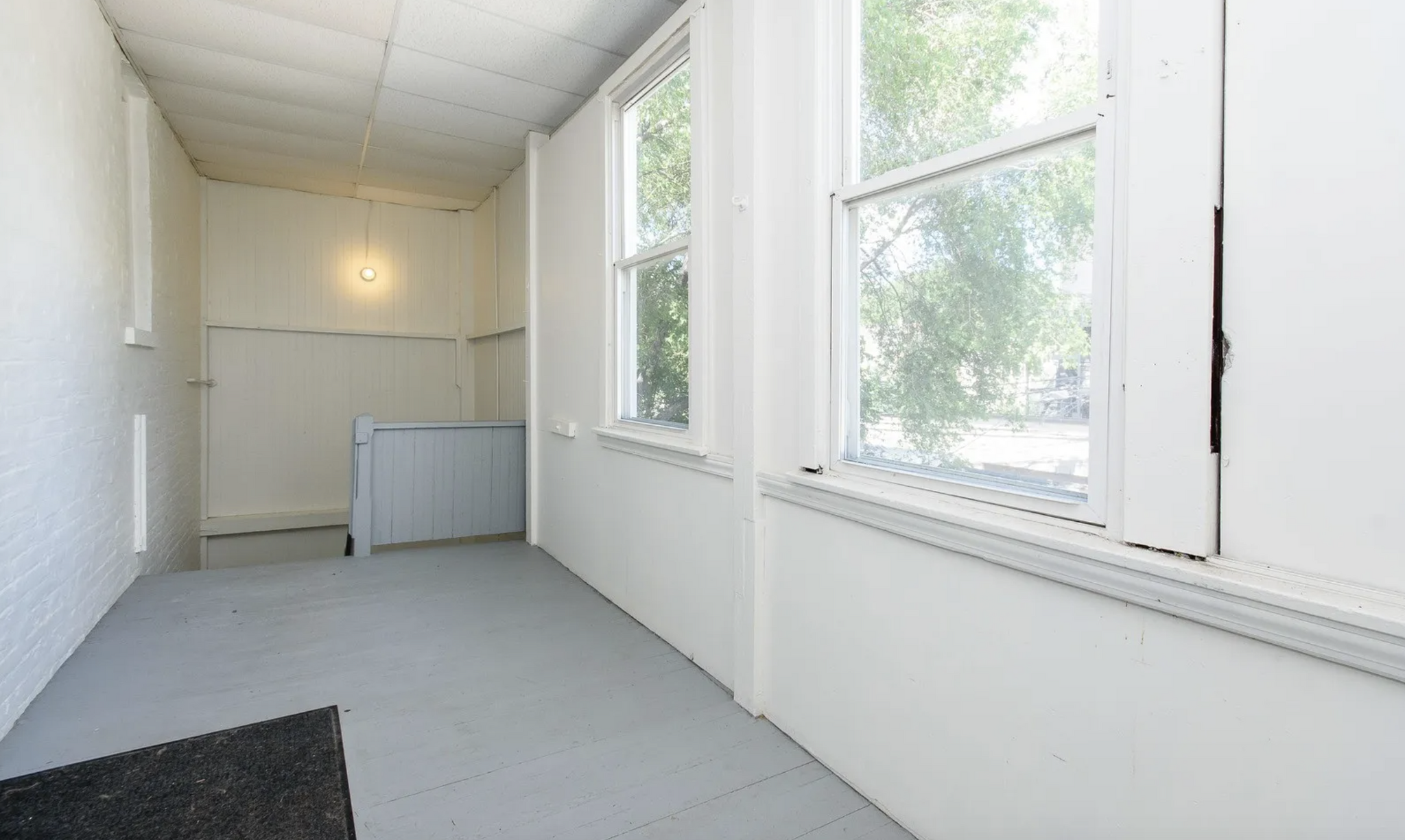 Building Photo - 835 N Damen Ave