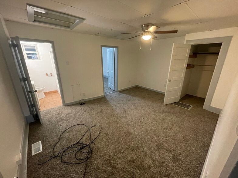 Main Bedroom - 424 Park Ave