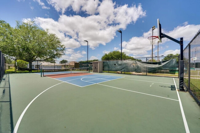 Building Photo - 15870 SW 16th Avenue Rd