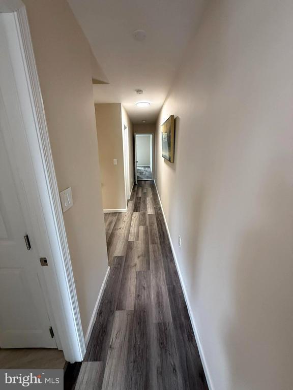 Building Photo - 1028 E North Ave