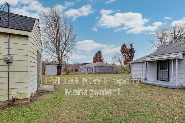 Building Photo - 2219 Hovey St