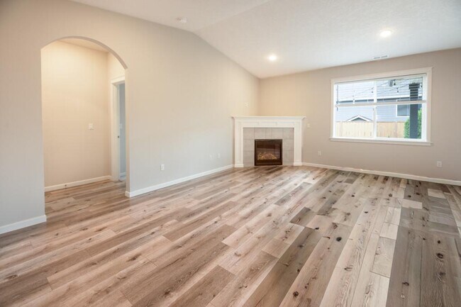 Building Photo - 4016 SE Winslow Ct