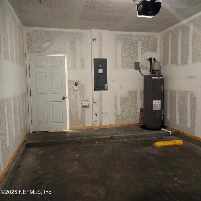 Building Photo - 86624 Shortline Cir