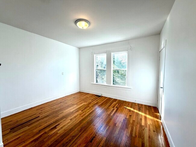 Building Photo - 11 Francis St