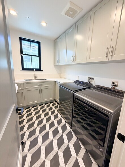 Building Photo - 1400 Manzanita Ln