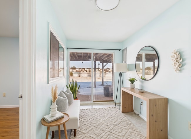 Building Photo - Central York Schools! Beautiful 3 Bed, 3 Bath Townhome!!