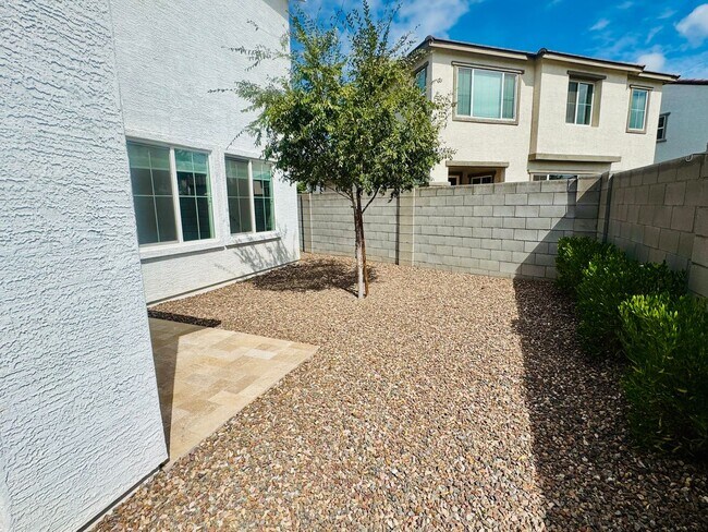Building Photo - 6537 N 15th Dr