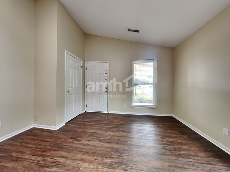 Building Photo - 2515 Bridgewood Dr