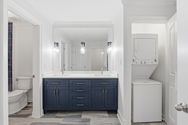 Building Photo - 5400 Park Ave