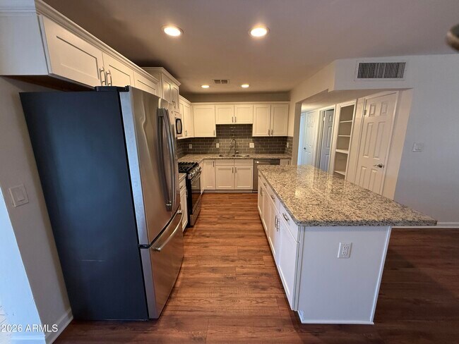 Building Photo - 2405 W Citrus Way