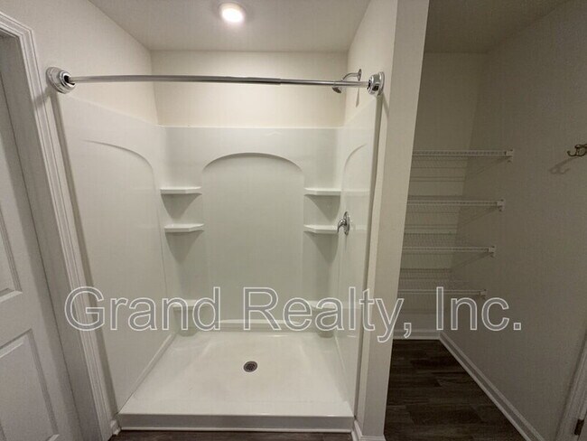 Building Photo - 4316 Jitterbug St